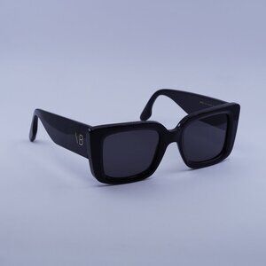 Victoria Beckham VB653S 001 Sunglasses Black Square Frame, Smoke Lenses